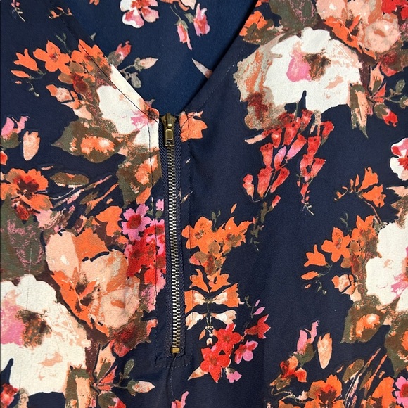tovia 🌸 Navy Floral Blouse with Orange and Pink Accents - Picture 3 of 3
